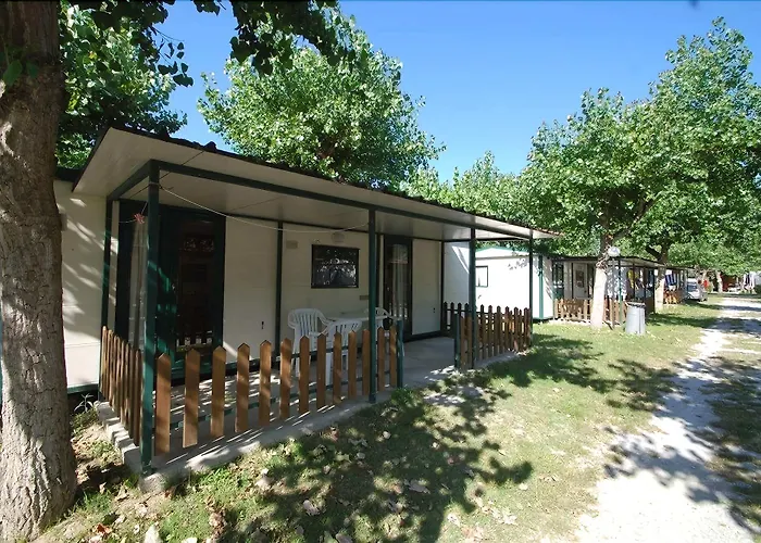 مكان تخييم Classe Village